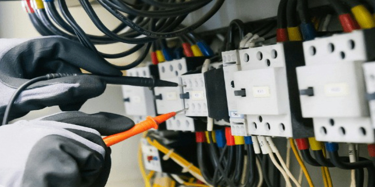 Professional Electrician Professional Electrician