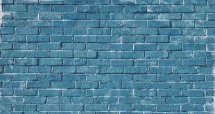 How to Remove Peel-and-Stick Wallpaper